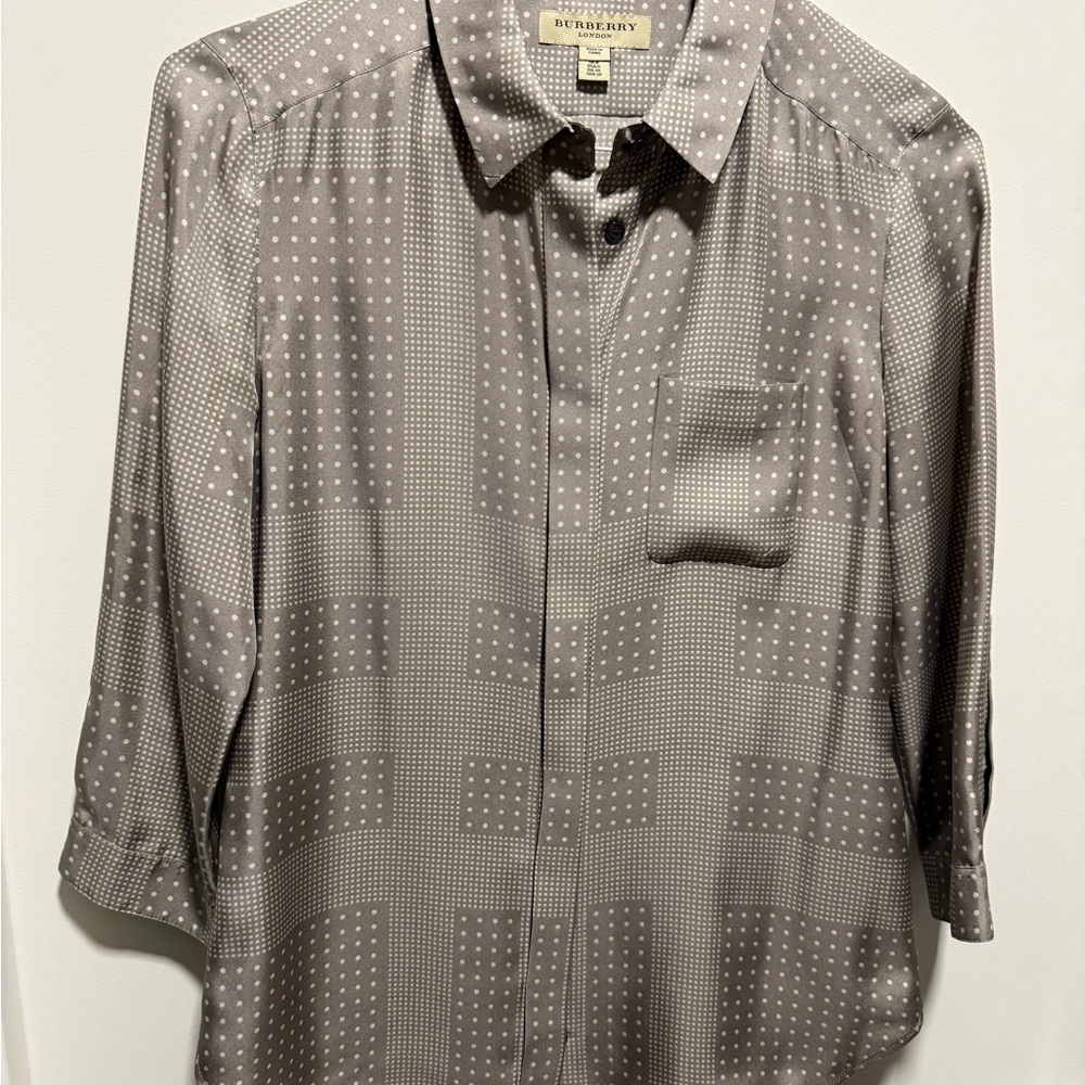 Burberry London 100% Silk Blouse – Gray Polka Dot – US 6, perfect condition
